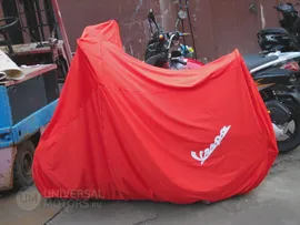 Чехол на скутер Vespa GTS (с кофром низкое стекло) трикотажный красный